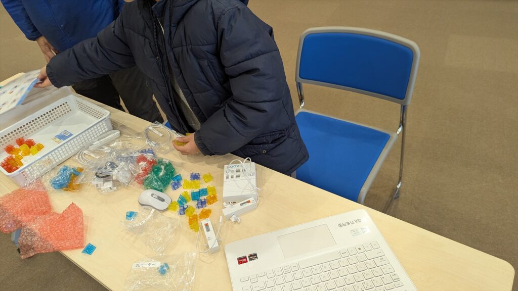 組み立てロボット